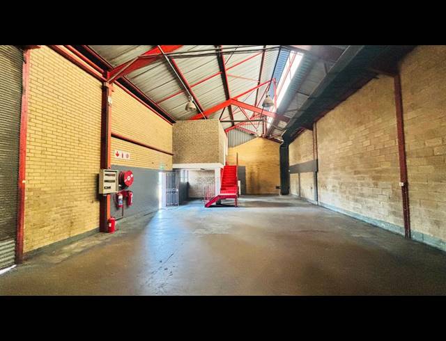 183M² WAREHOUSE TO LET IN ROBERTVILLE